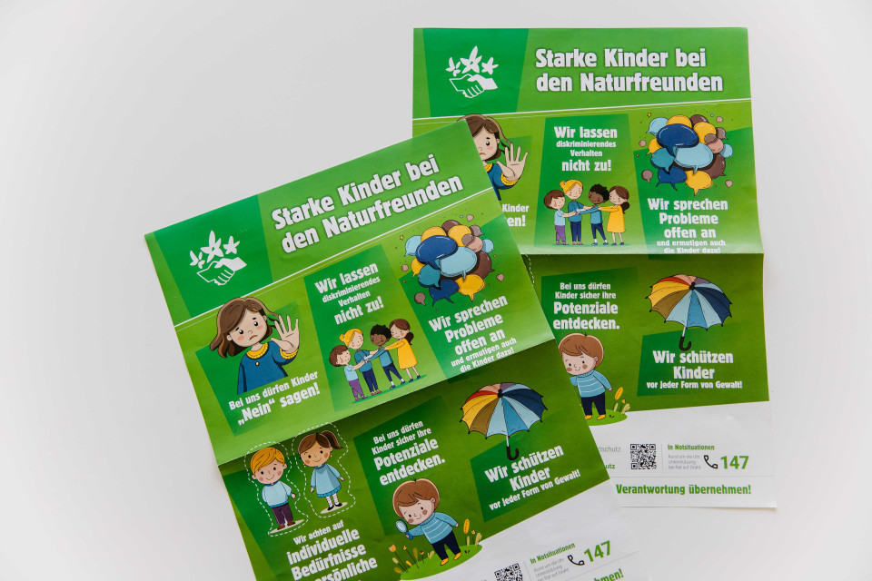 Plakat zu Kinder- und Jugendschutz