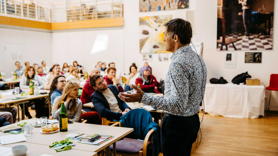 Wolfgang Fasching bei seinem Vortrag